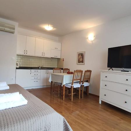 Ivana Apartman 2 Crikvenica Bagian luar foto