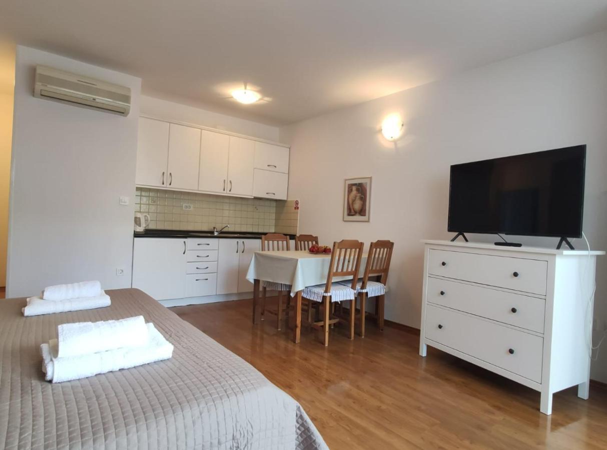 Ivana Apartman 2 Crikvenica Bagian luar foto