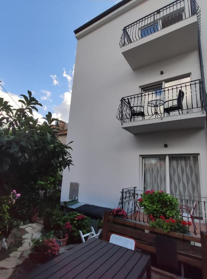 Ivana Apartman 2 Crikvenica Bagian luar foto